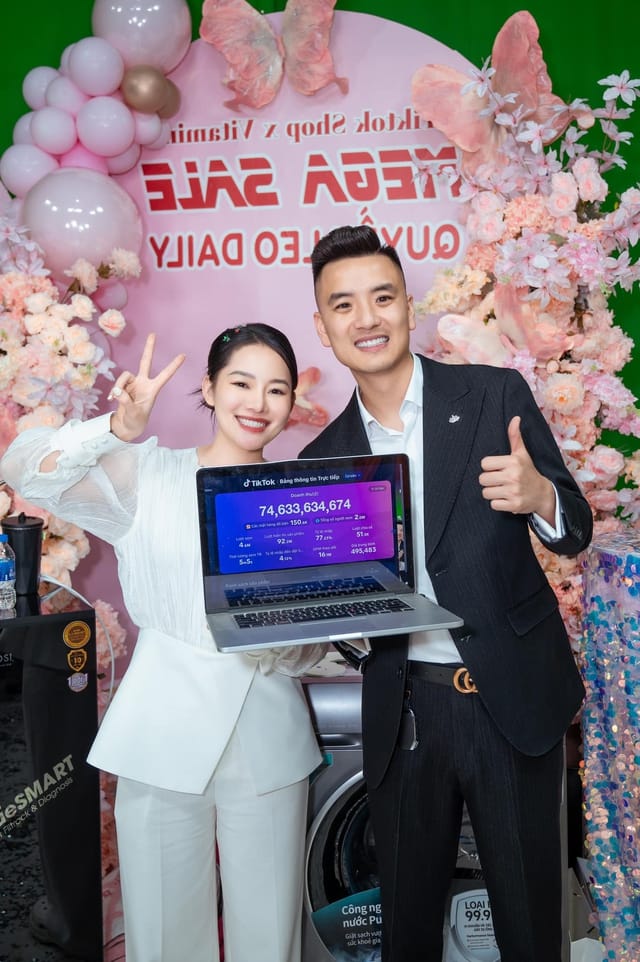 Sốc: Chỉ trong 5 tiếng đầu tiên livestream, chủ 1 kênh TikTok đã đạt doanh thu 45 tỷ đồng, có thời điểm lên đến 60.000 người xem để chốt đơn - Ảnh 6.