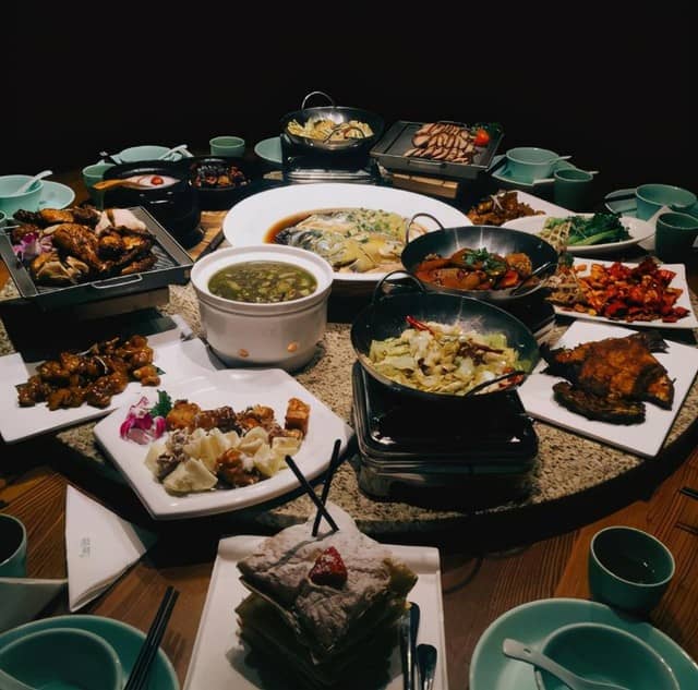 Sếp mời đi ăn buffet nhưng lại bỏ về trước, tôi chủ động thanh toán hoá đơn hơn 5 triệu đồng: 1 ngày sau nhận được tin nhắn mà ấm lòng - Ảnh 1.